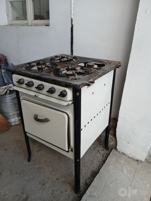 Газовая плита 4 конфорки с духовкой, рабочая