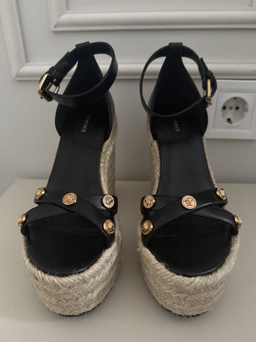 Оригинални еспадрили на Versace