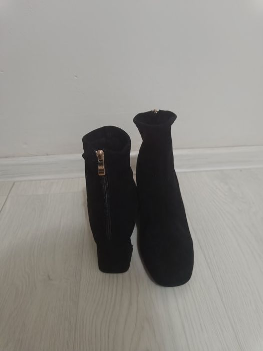 Дамски велурени боти