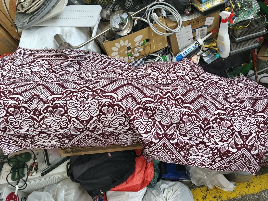 Pătură lana,fete perne brodate,transversa  tesută