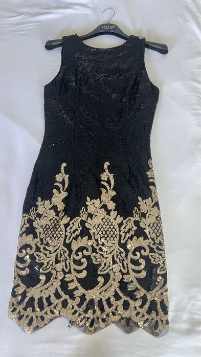 Парти рокля