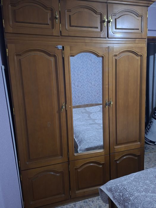 Продам спальный гарнитур