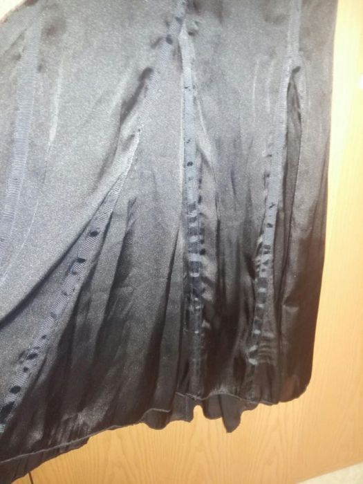 Черна стенен рокля