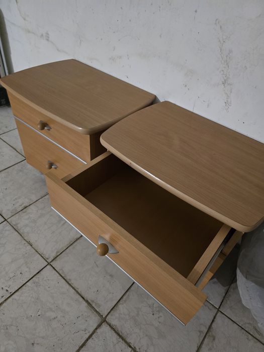 Прикроватная тумбочка