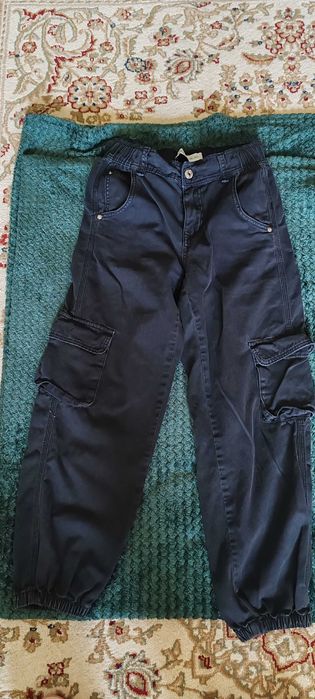 Pantaloni cargo Bershka