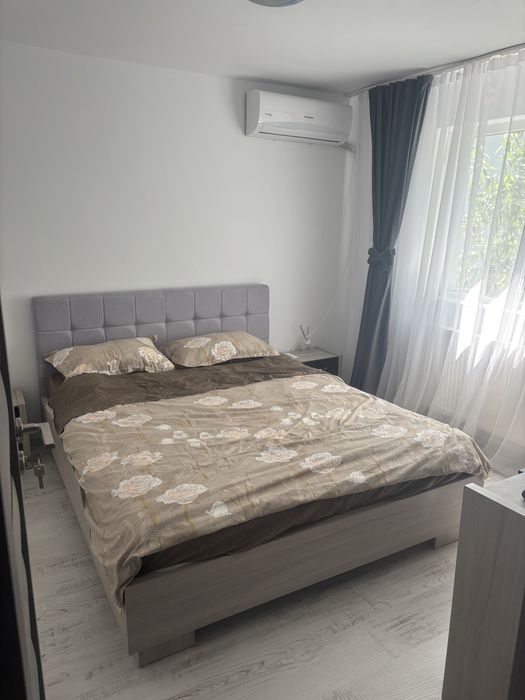 Inchiriez apartament