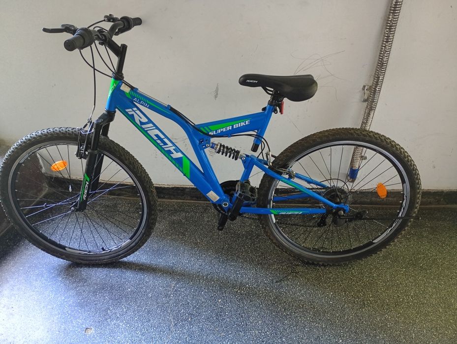 Bicicleta MTB full suspension
