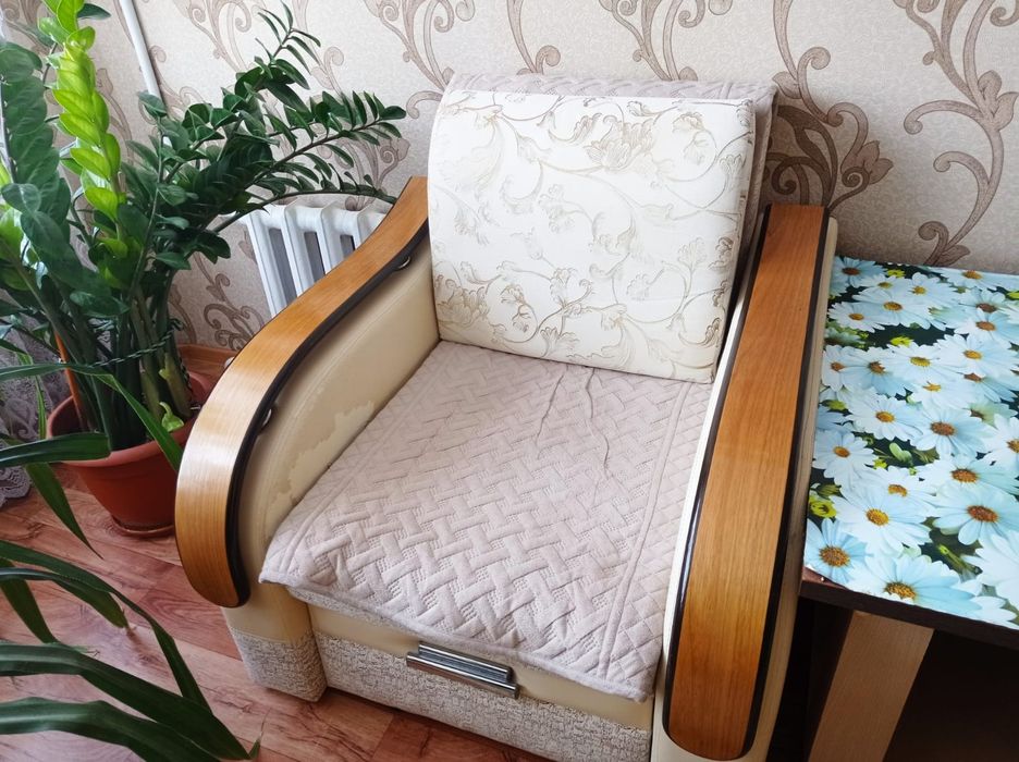 Диван в хорошем состоянии