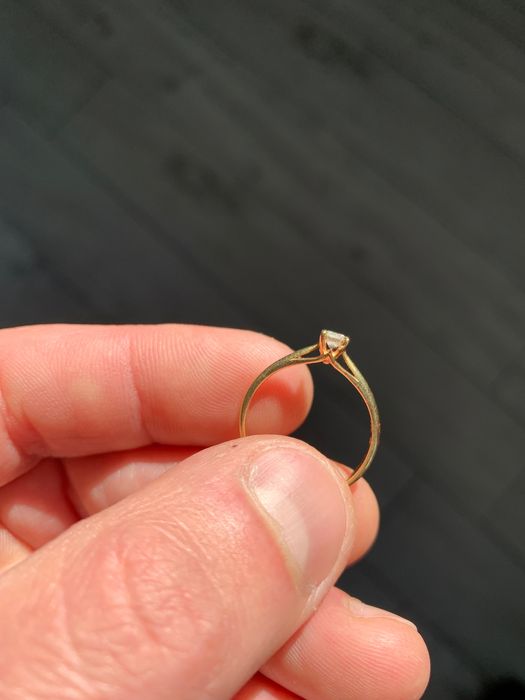 Годежен пръстен 18к с диамант