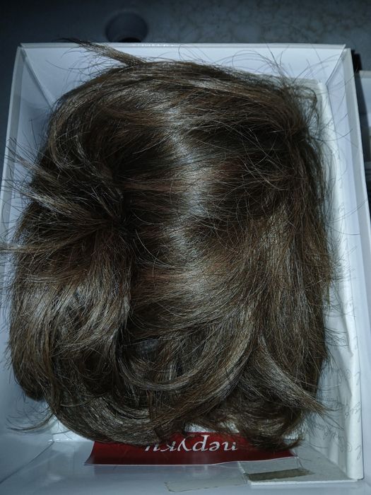 Перуки  чисто нови