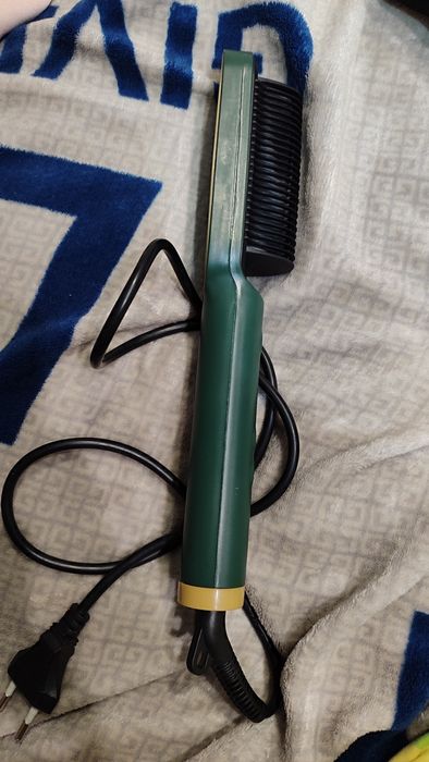 Продам компактный фен 1000