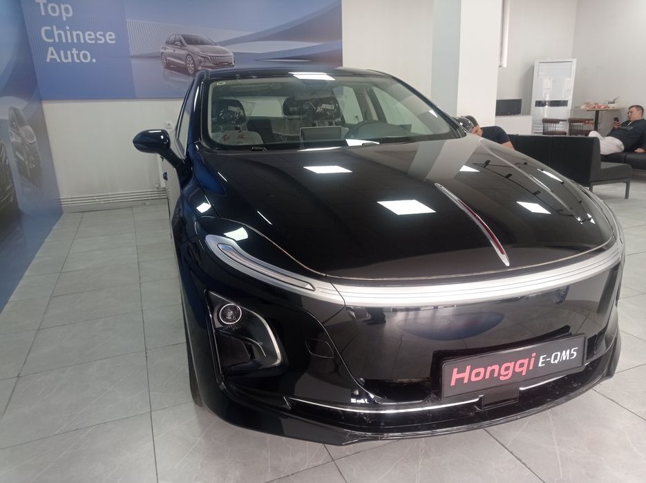 Hongqi E-QM5 электромобиль