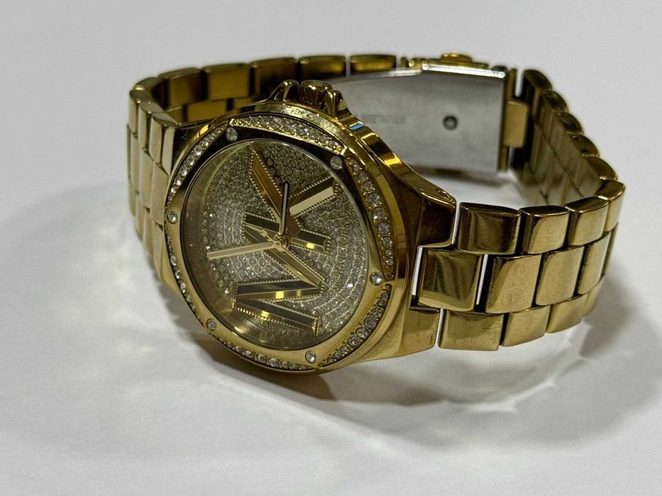 Продавам часовник MICHAEL KORS MK7229