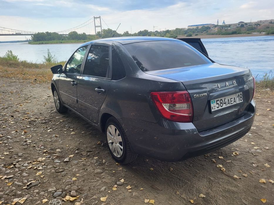 ВАЗ (Lada) Grant 2190