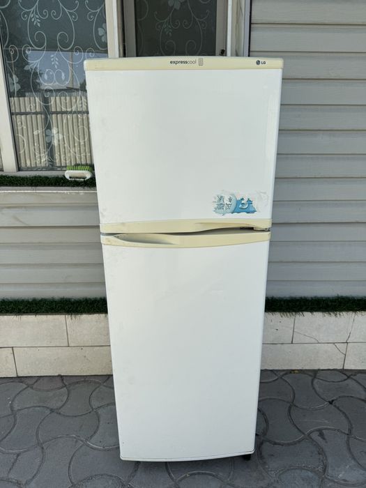 Продам холодильник LG