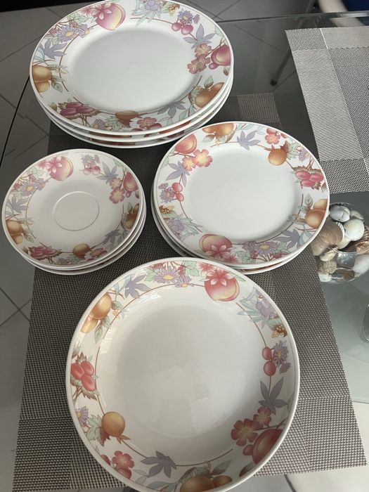 Сервиз от 14 броя чинии