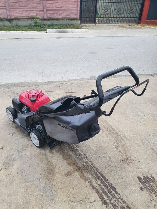 Masina de tuns iarba gazon Honda HRX426
