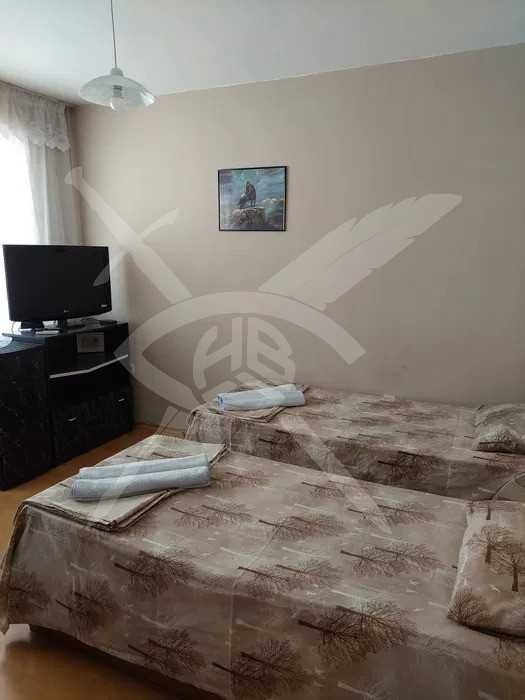 Дава се под наем Тристаен апартамент в Варна, Конфуто - 74 кв.м за 450 € - Снимка #2