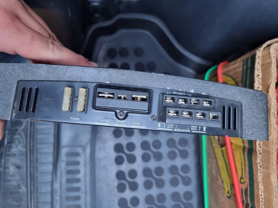 Усилвател axton 400w