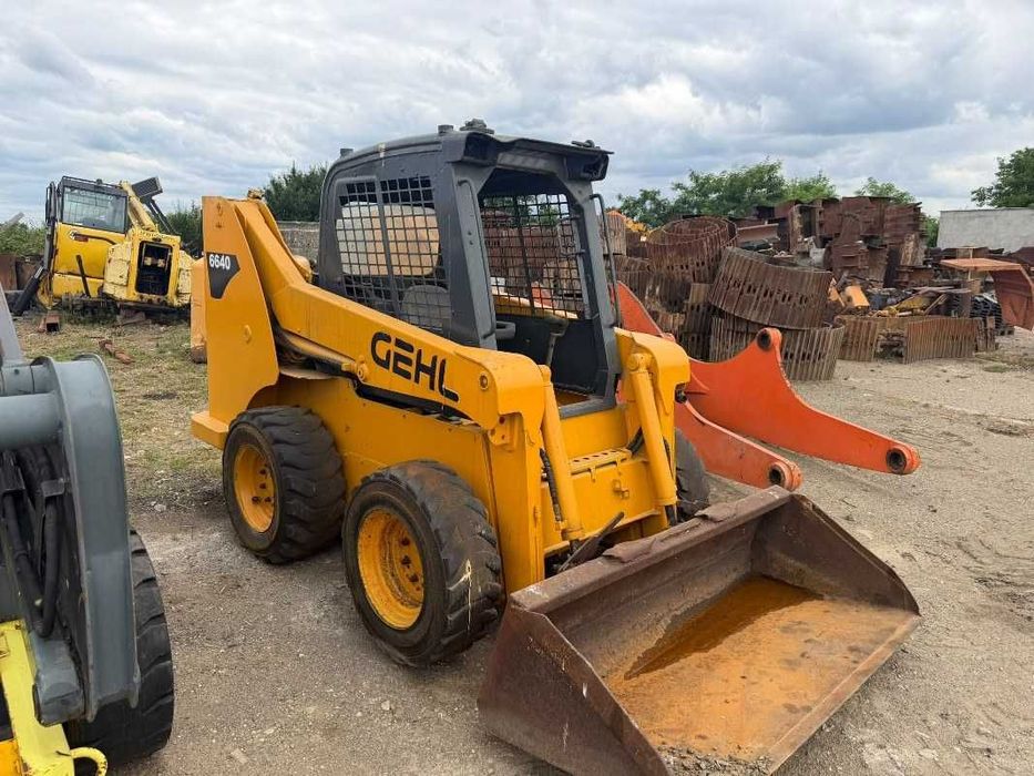 Hidromotor miniincarcator frontal Gehl 6640