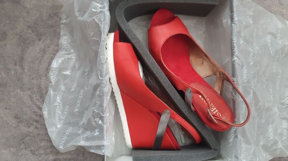 Дамски сандали, обувки