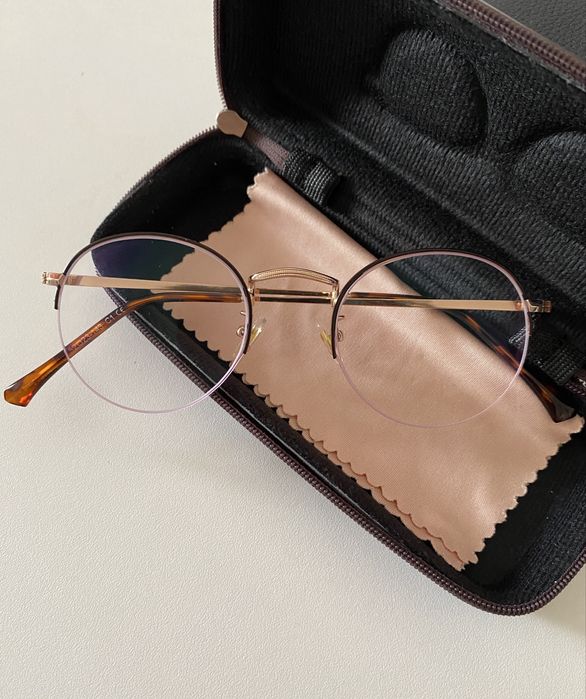 Очки с чехлом, новые