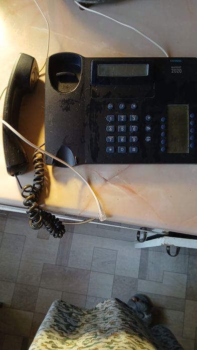 Кнопочный телефон