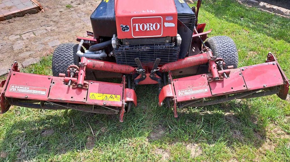 Tractoras de tuns iarba Toro reelmaster216