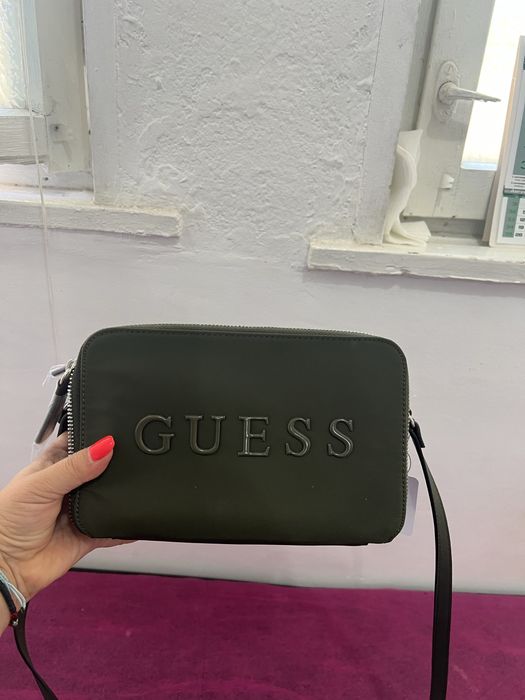 Оригинална чанта Guess