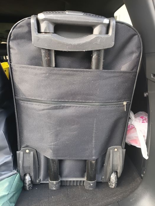 Продам два чемодана