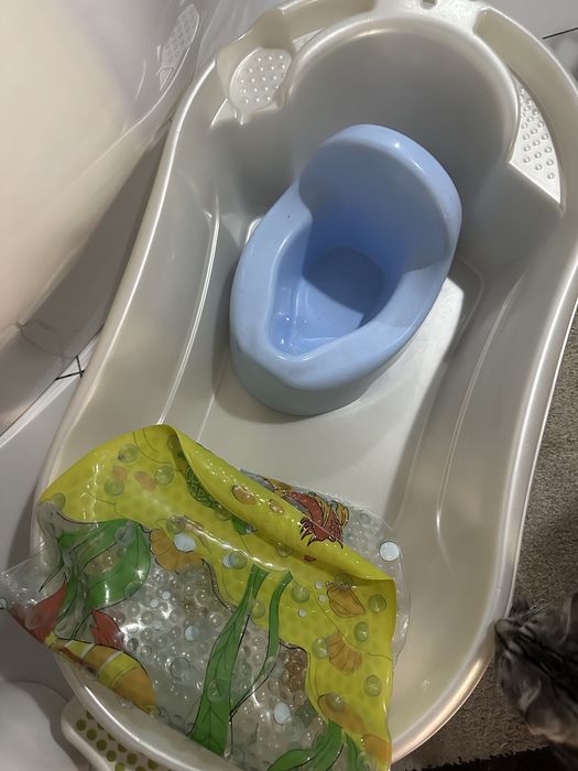 Горшок и ванная для купания