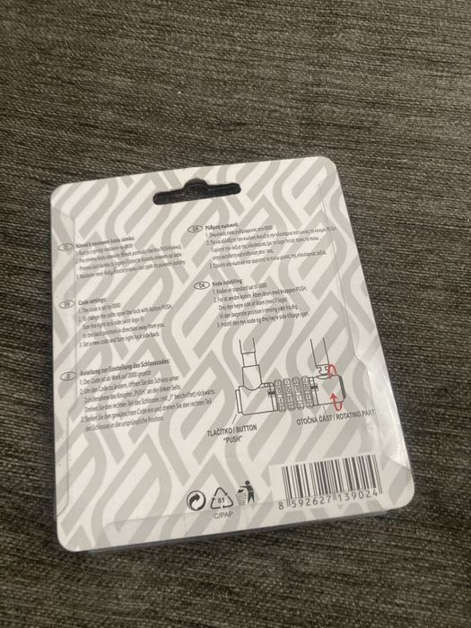 Замок кодовый  красныйз