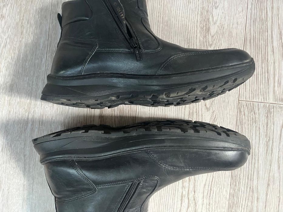 Продам зимние ботинки