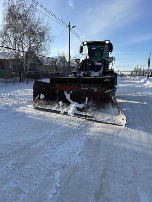 Продам отвал на фронтальный погрузчик