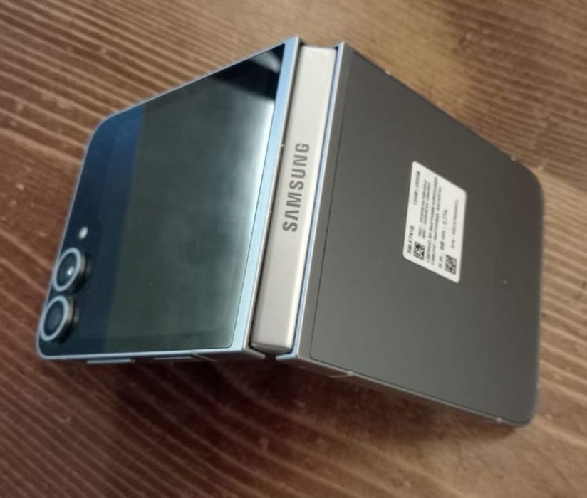 Самсунг Z flip 6