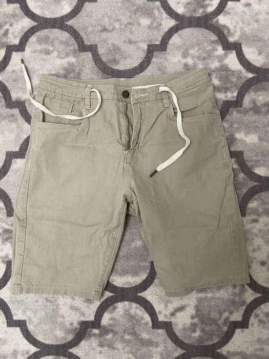 Продам мужскую одежду