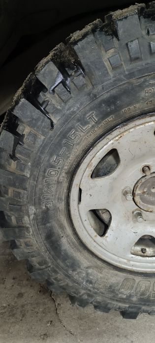 Продам покрышку с диском