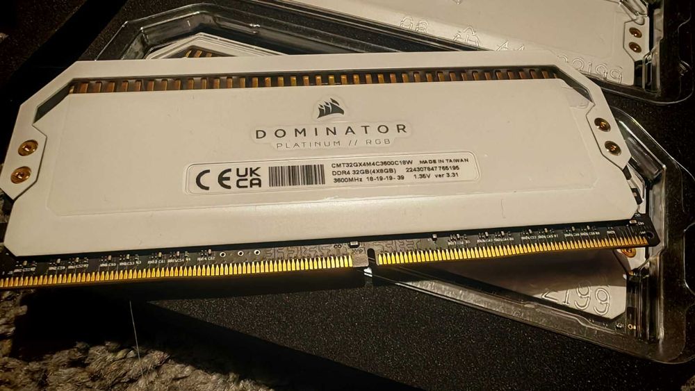 Рам памет Corsair Dominator White RGB 4x8GB 32GB DDR4 3600Mhz