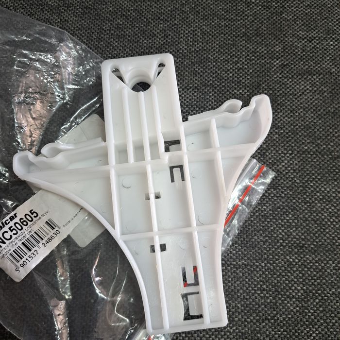 Каретка стеклоподьемника Пассат Б5