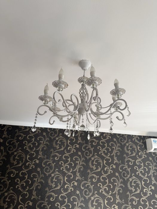 Продам люстру в хорошем состоянии