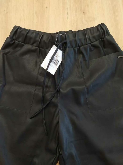 Дамски дънки и панталони