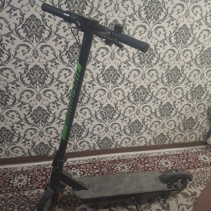 Продаю срочно самокат электрический