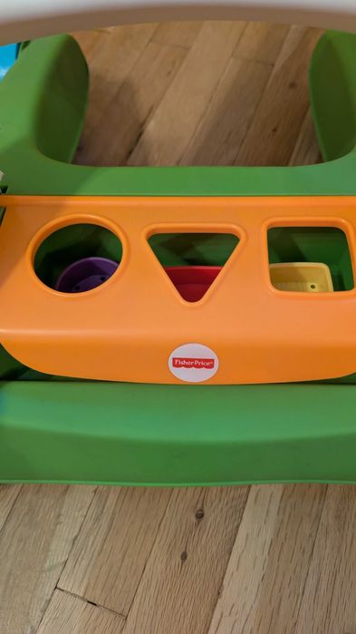 Проходилка за бутане 2 в 1 и сортер Fisher Price