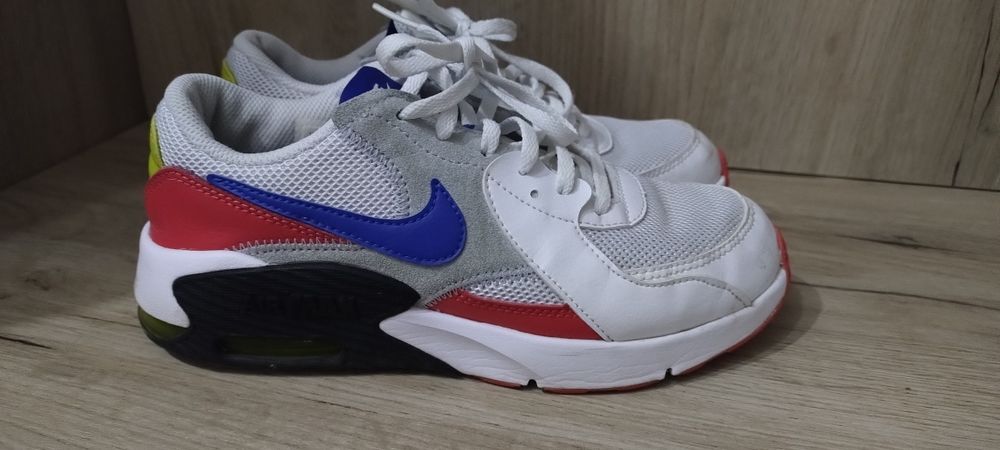 Nike air excee маратонки