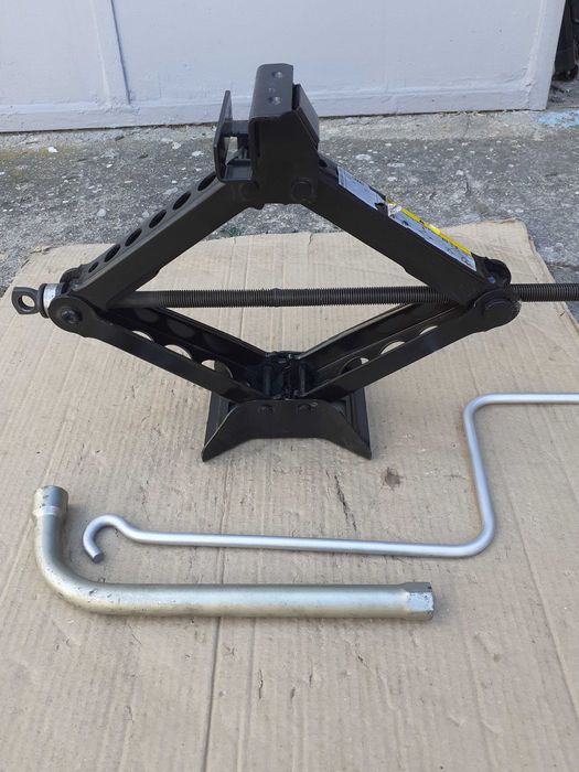 Cric,cheie de roti AUDI Q3