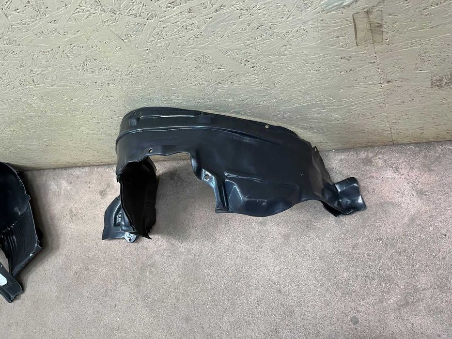 Подкрыльник Подкрылок на Ниссан Максима А32/ Nissan Maxima /Cefiro A32