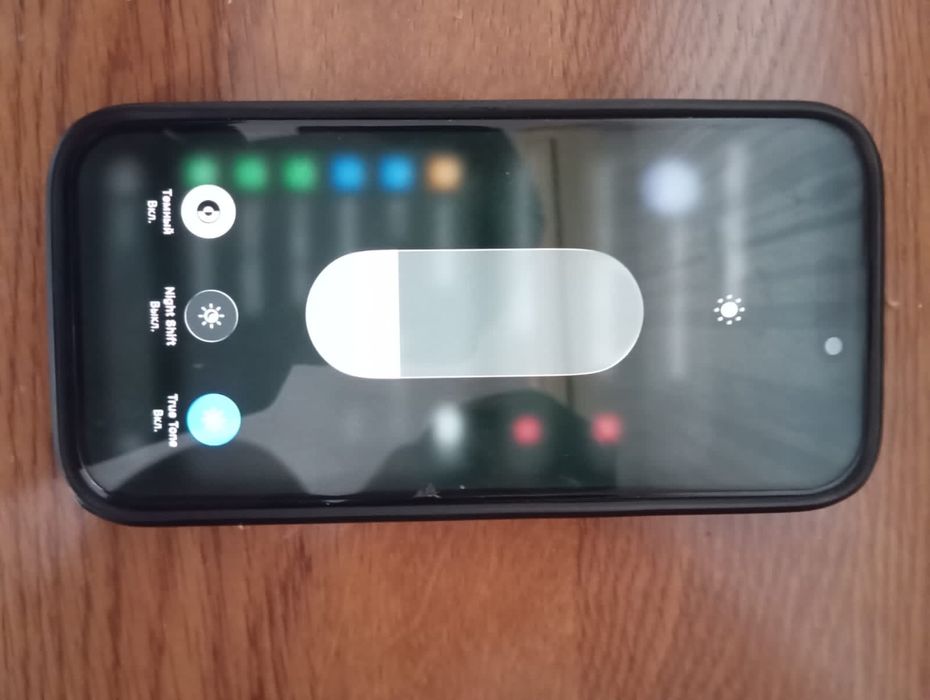 Айфон 15 ёмкость 93%