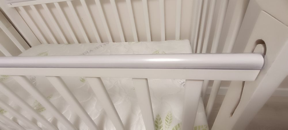 Кроватка с матрасом  120*60 см