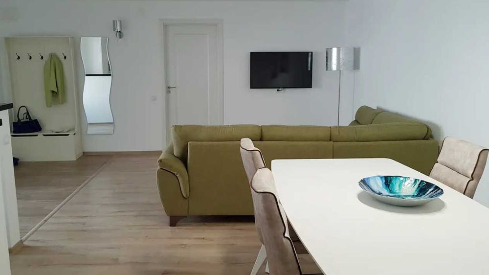 Дава се под наем Двустаен апартамент в Пловдив, Изгрев - 68 кв.м за 219.3 € - Снимка #1