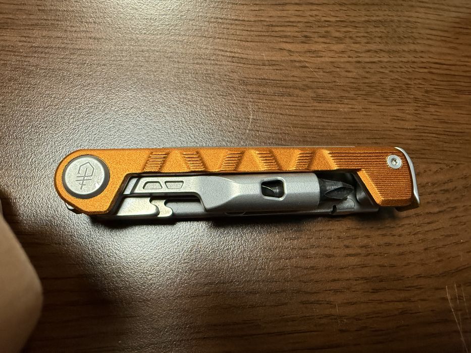 Gerber ARMBAR Multi-tool